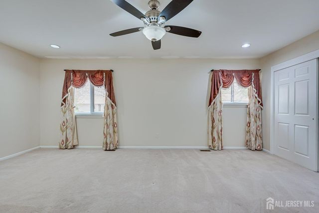 7 Lily Court, Edison, NJ 08820