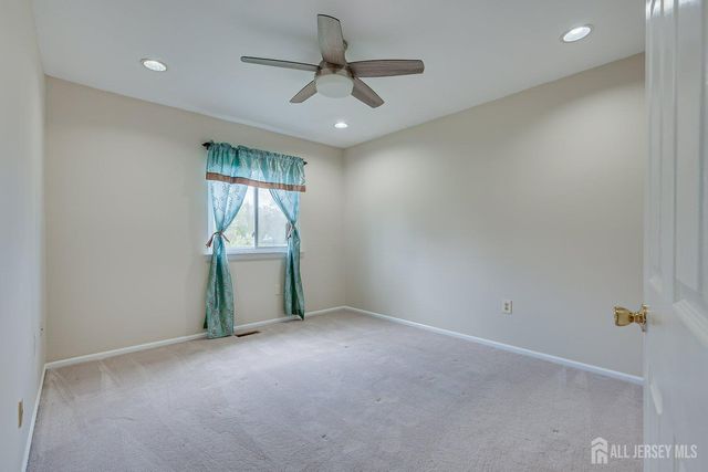 7 Lily Court, Edison, NJ 08820