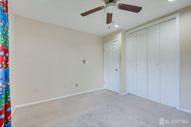 7 Lily Court, Edison, NJ 08820