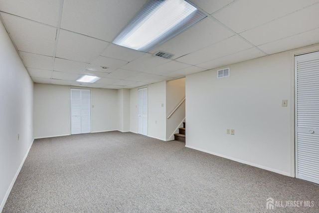 7 Lily Court, Edison, NJ 08820