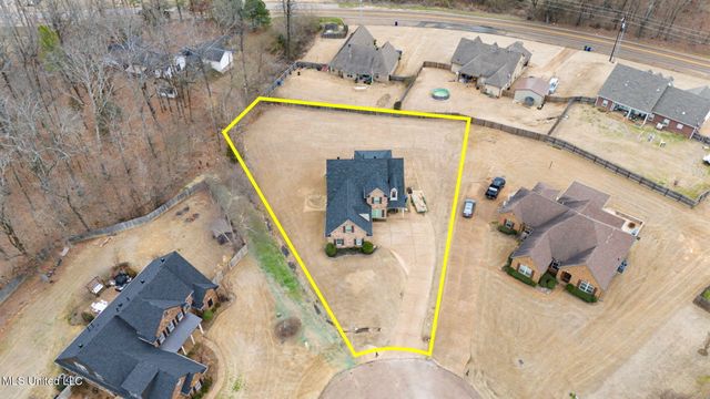 1960 N Bakersfield Drive, Nesbit, MS 38651
