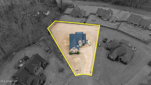 1960 N Bakersfield Drive, Nesbit, MS 38651