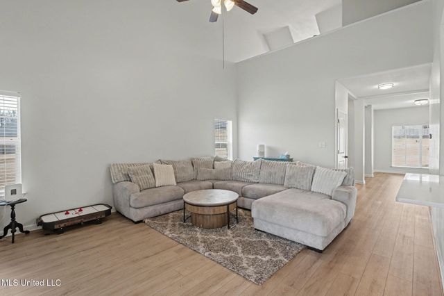 1960 N Bakersfield Drive, Nesbit, MS 38651