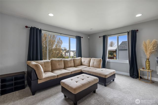 1646 E Wright Avenue, Tacoma, WA 98404