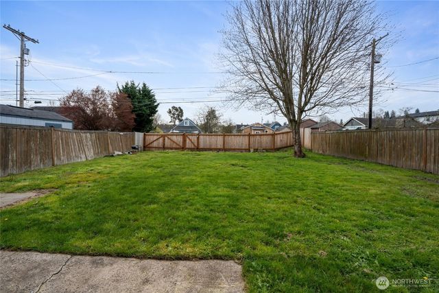 1646 E Wright Avenue, Tacoma, WA 98404