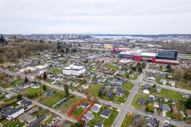 1646 E Wright Avenue, Tacoma, WA 98404