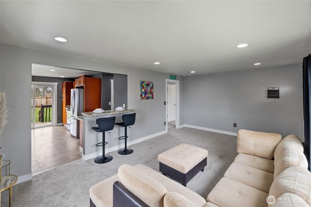 1646 E Wright Avenue, Tacoma, WA 98404