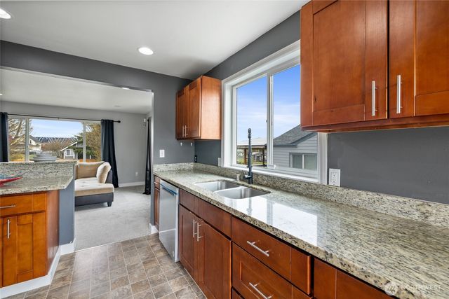 1646 E Wright Avenue, Tacoma, WA 98404