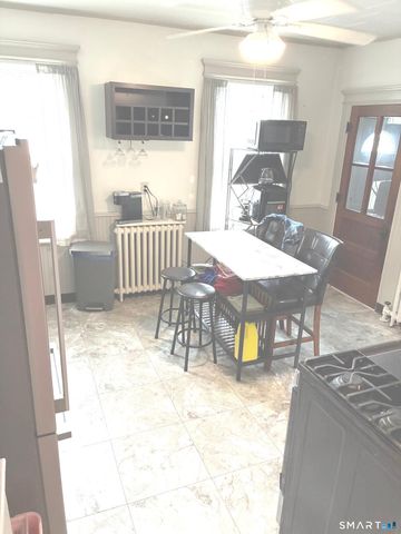 16 Holbrook Court, Ansonia, CT 06401