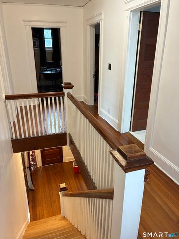 16 Holbrook Court, Ansonia, CT 06401