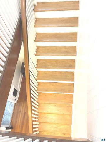 16 Holbrook Court, Ansonia, CT 06401