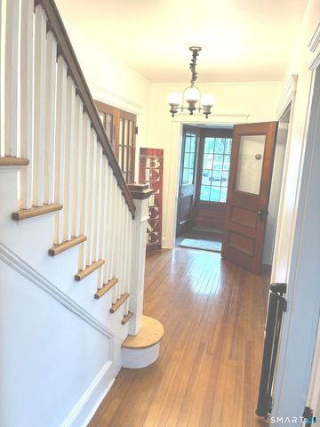 16 Holbrook Court, Ansonia, CT 06401
