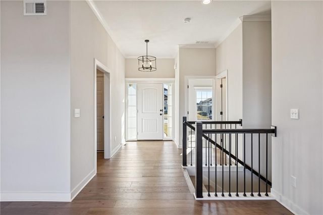 9810 N Laurel Avenue, Kansas City, MO 64157