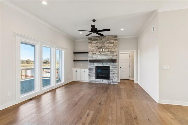 9810 N Laurel Avenue, Kansas City, MO 64157