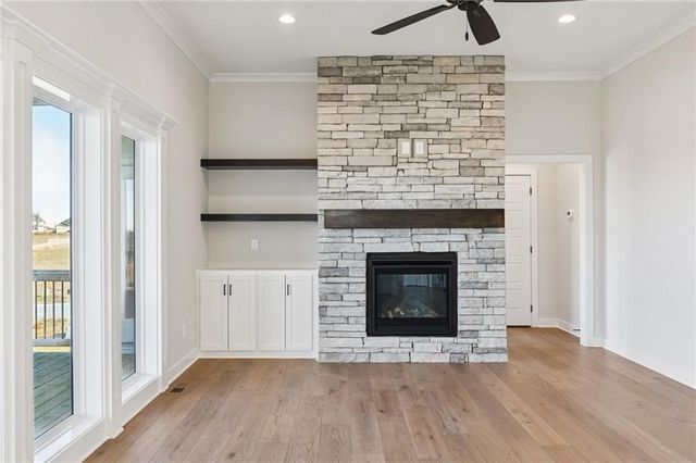 9810 N Laurel Avenue, Kansas City, MO 64157