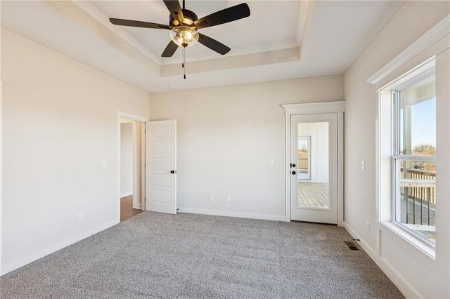 9810 N Laurel Avenue, Kansas City, MO 64157