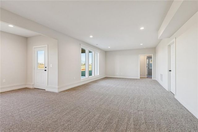 9810 N Laurel Avenue, Kansas City, MO 64157