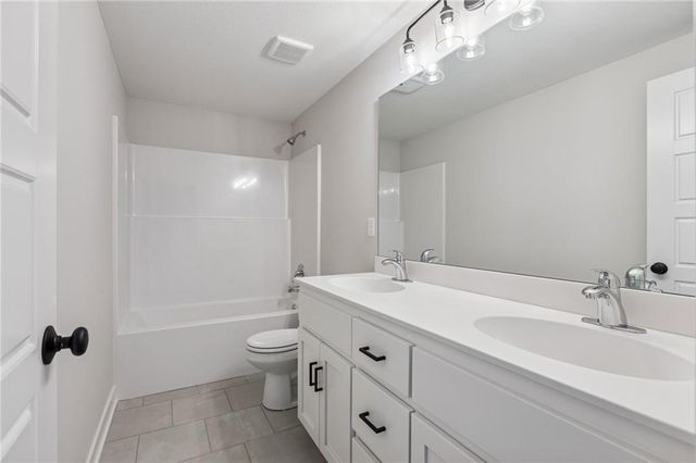 9810 N Laurel Avenue, Kansas City, MO 64157