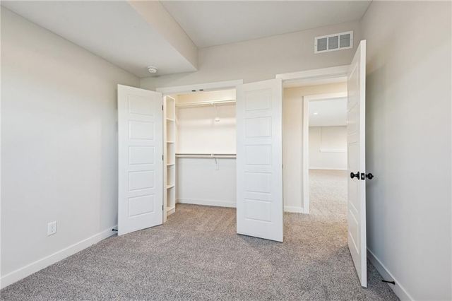 9810 N Laurel Avenue, Kansas City, MO 64157