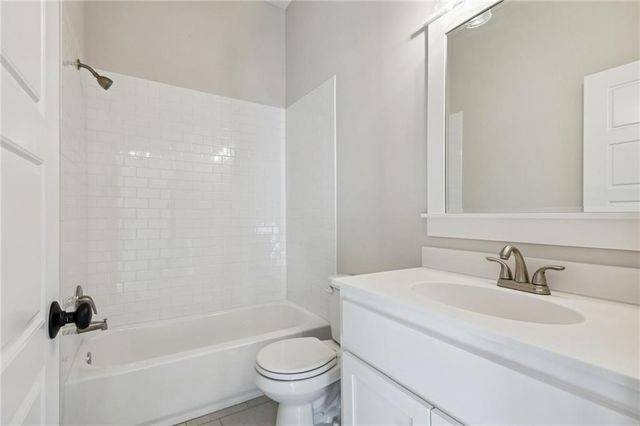 9810 N Laurel Avenue, Kansas City, MO 64157
