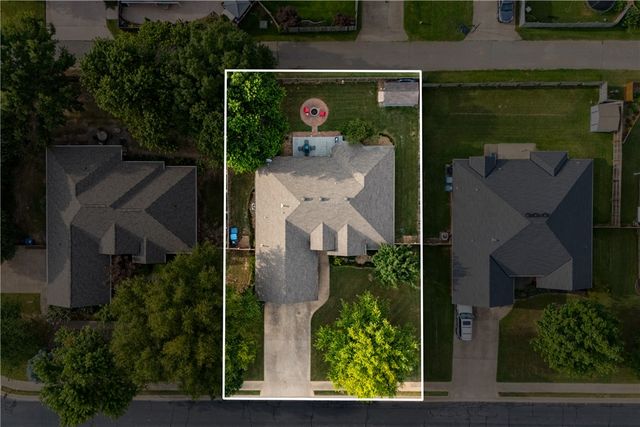 3006 NW Apple Harvest, Bentonville, AR 72712