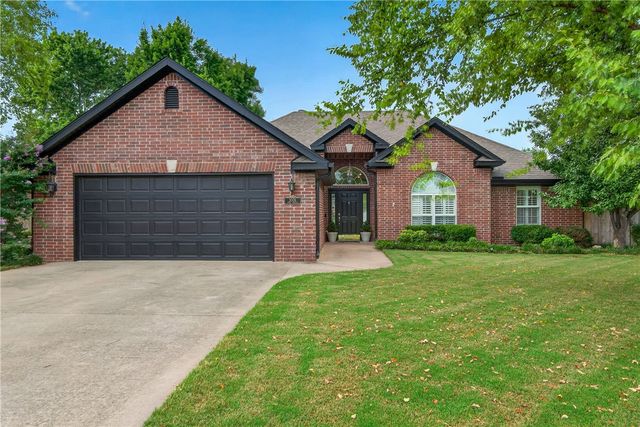 3006 NW Apple Harvest, Bentonville, AR 72712
