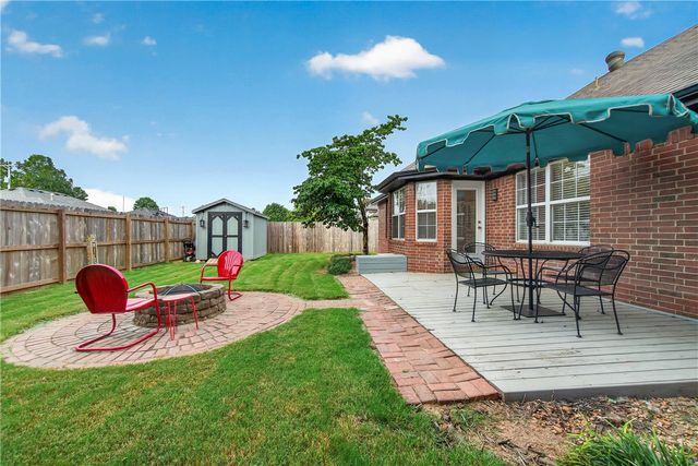 3006 NW Apple Harvest, Bentonville, AR 72712