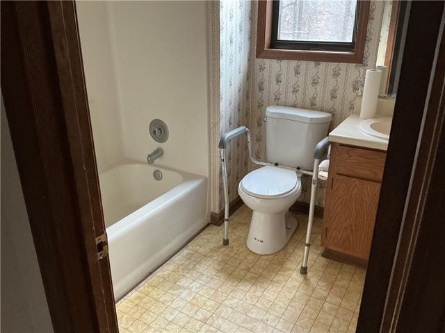 1229 Ashbrook Drive, Lawrenceville, GA 30043