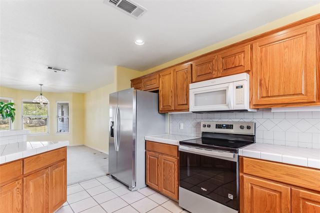 670 County Road 100, Burnet, TX 78611