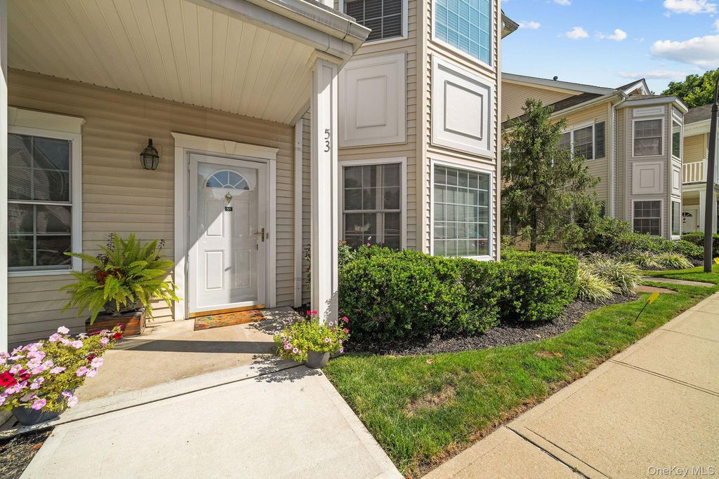53 Autumn Drive, Plainview, NY 11803 — photo 3
