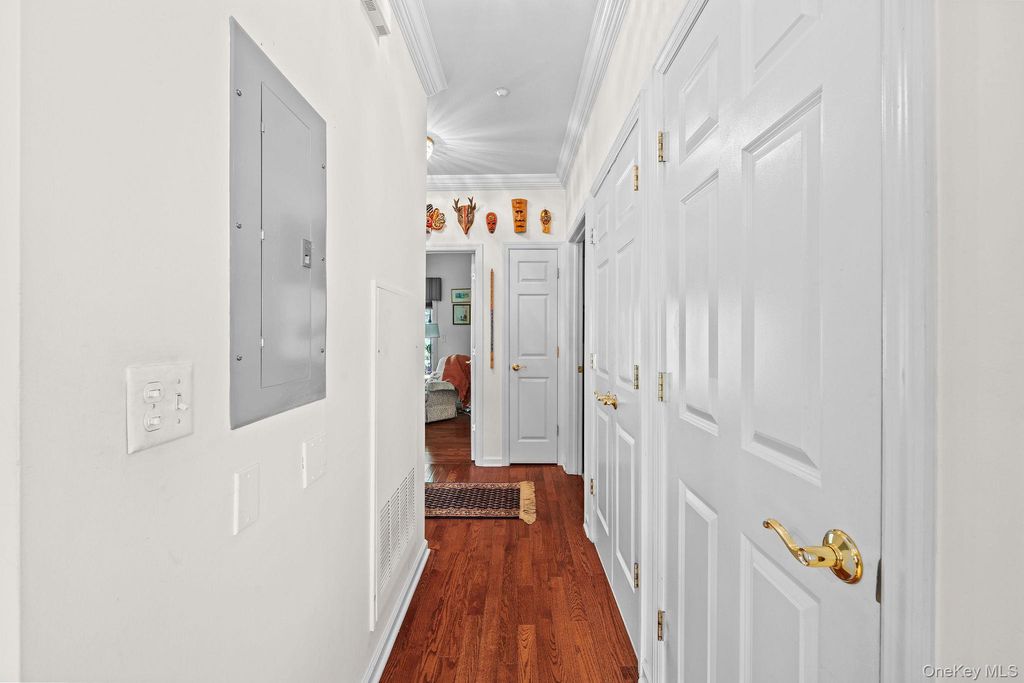 53 Autumn Drive, Plainview, NY 11803 — photo 4