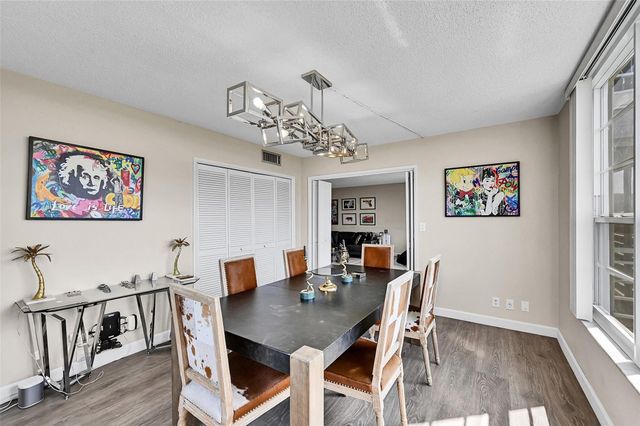 605 Oaks Drive 701, Pompano Beach, FL 33069