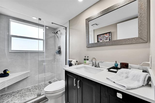 605 Oaks Drive 701, Pompano Beach, FL 33069