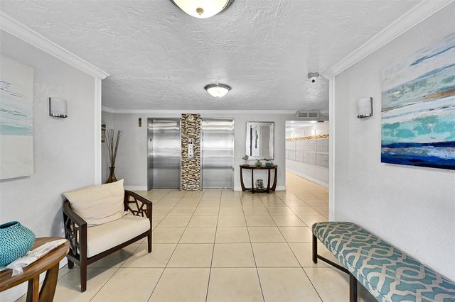 605 Oaks Drive 701, Pompano Beach, FL 33069