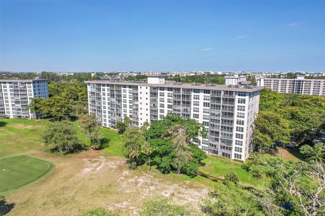605 Oaks Drive 701, Pompano Beach, FL 33069