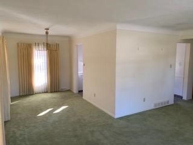 5118 Lower Beaver Road, Des Moines, IA 50310