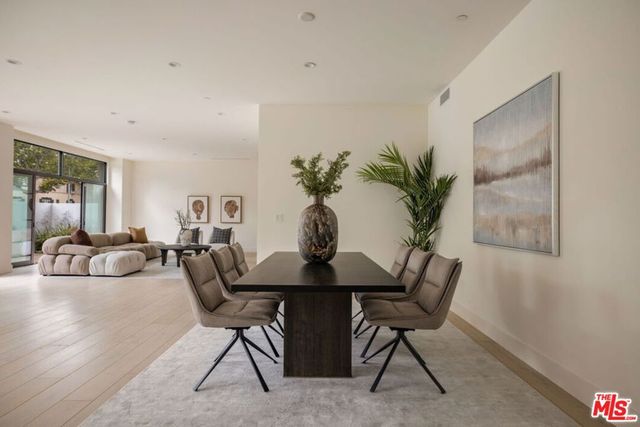 425 N Palm Drive 101, Beverly Hills, CA 90210