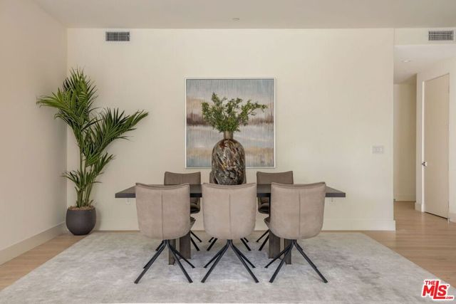 425 N Palm Drive 101, Beverly Hills, CA 90210