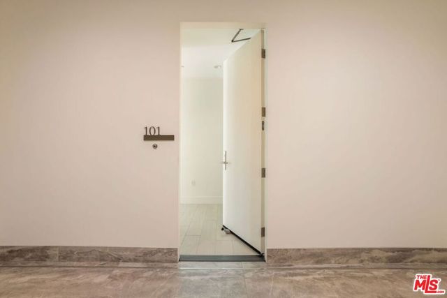 425 N Palm Drive 101, Beverly Hills, CA 90210