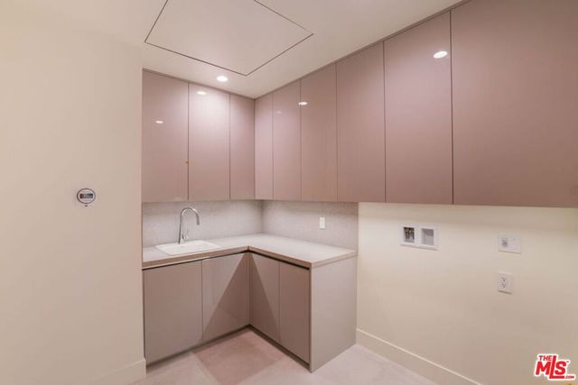 425 N Palm Drive 101, Beverly Hills, CA 90210