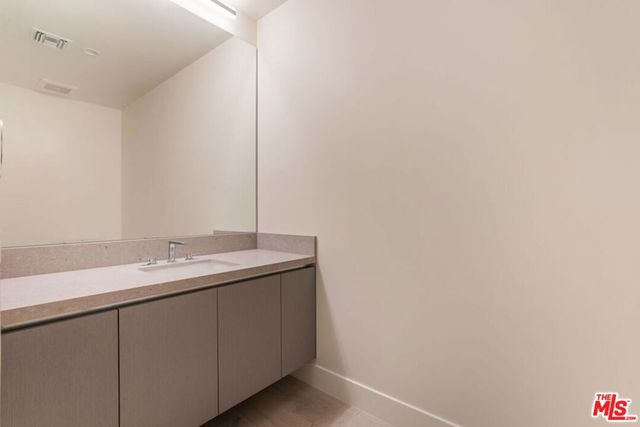 425 N Palm Drive 101, Beverly Hills, CA 90210