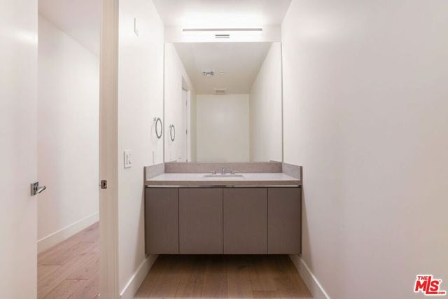425 N Palm Drive 101, Beverly Hills, CA 90210