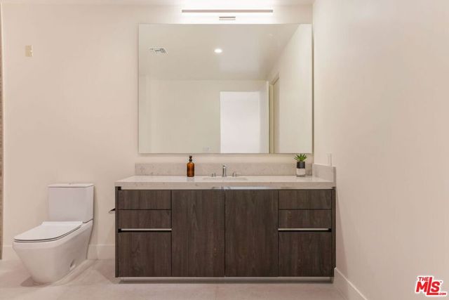425 N Palm Drive 101, Beverly Hills, CA 90210
