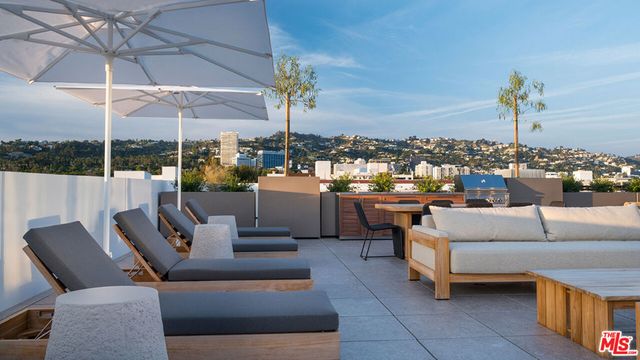 425 N Palm Drive 101, Beverly Hills, CA 90210