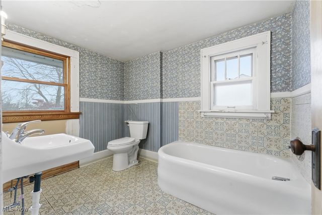 224 Shadyside Court, Alliance, OH 44601