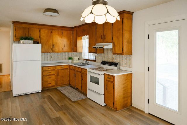 1612 Fairground Road, Dunn, NC 28334