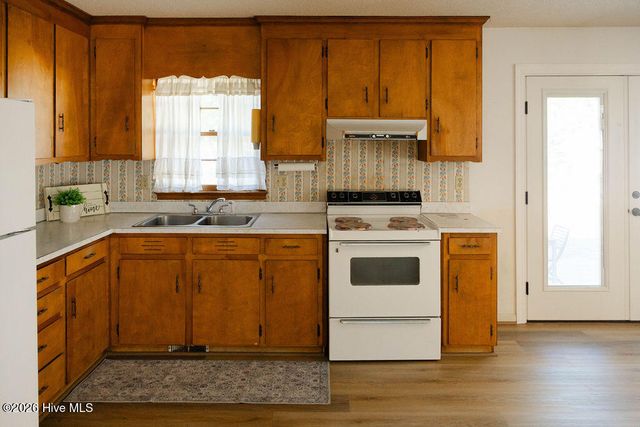 1612 Fairground Road, Dunn, NC 28334