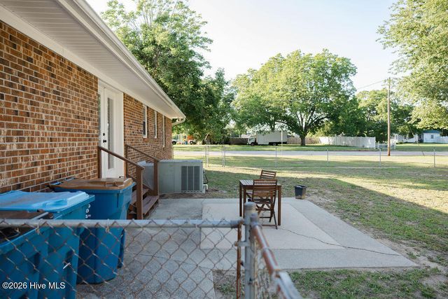 1612 Fairground Road, Dunn, NC 28334