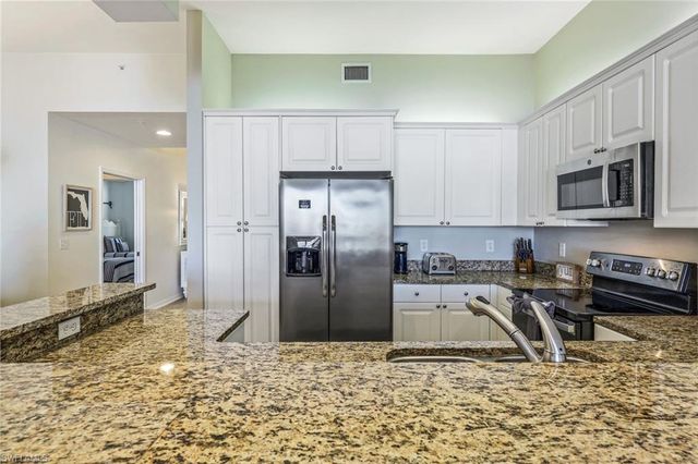 470 Launch CIR V-604, Naples, FL 34108