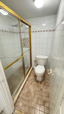 2025 NE 164th St 616, North Miami Beach, FL 33162